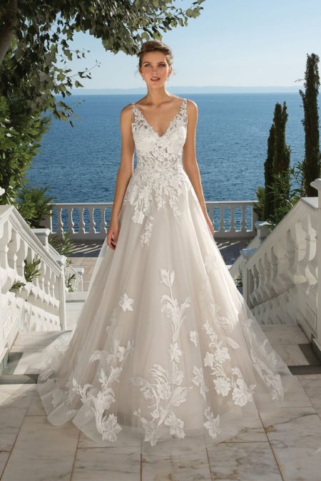 Style 88086 Wedding Dress from the Justin Alexander Fall/Winter 2019 Bridal Collection