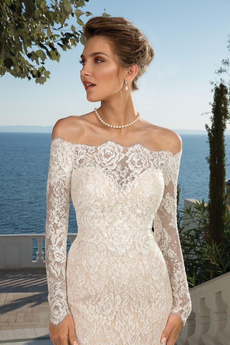 Detail on Style 88087 Wedding Dress with Detachable Jacket from the Justin Alexander Fall/Winter 2019 Bridal Collection