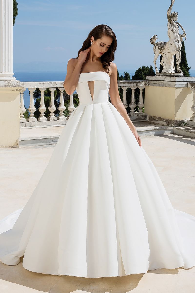 Style 88095 Wedding Dress from the Justin Alexander Fall/Winter 2019 Bridal Collection